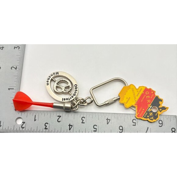 Oktoberfest Munich Souvenir Keychain With Spinning Pretzel Charm & Dart - Picture 3 of 6